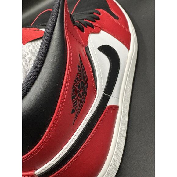 Size 13 - Jordan 1 Mid Chicago Black Toe 2020 554724-069 - Picture 5 of 16